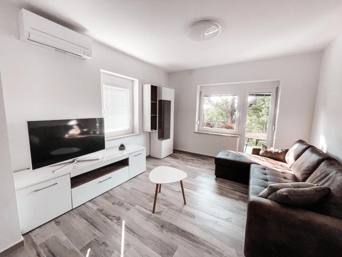 Riad Apartments Premium Zgornje Skofije Luaran gambar