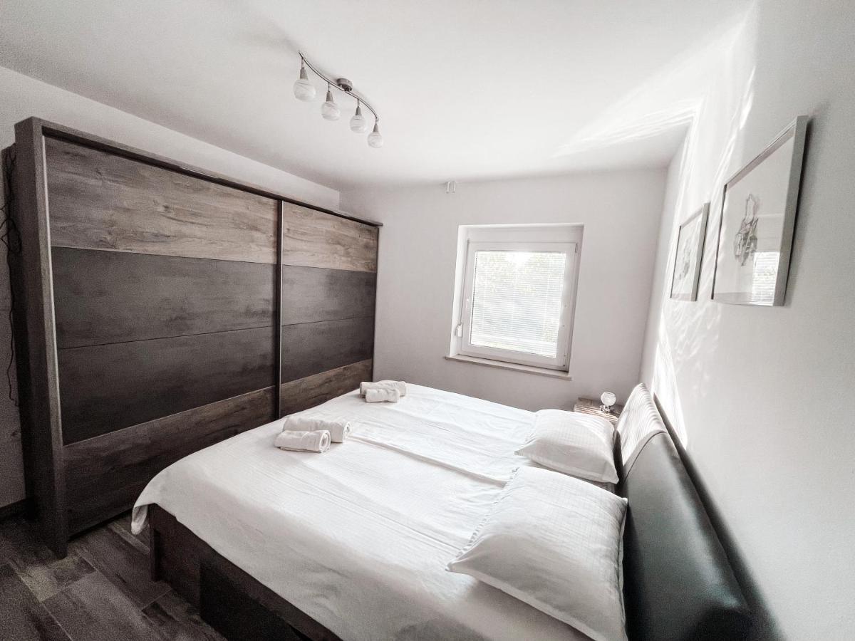 Riad Apartments Premium Zgornje Skofije Luaran gambar